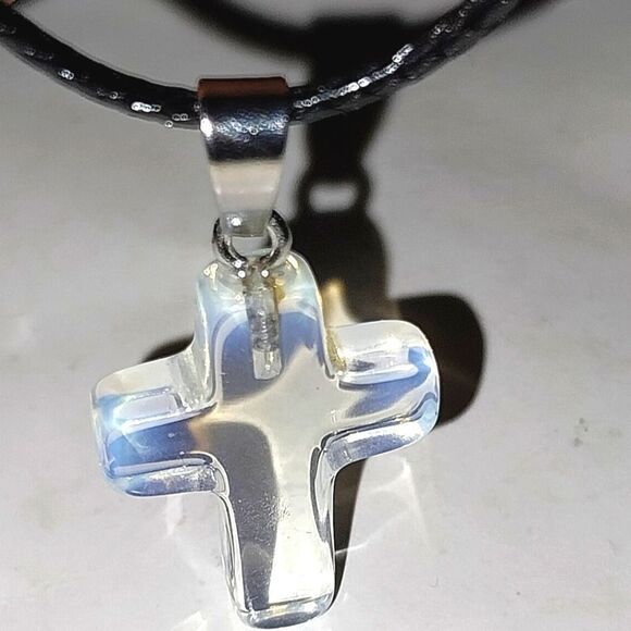 Elegant Opalescent Cross Pendant Necklace - Picture 4 of 4